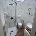 阿迪亚提克酒店 2*