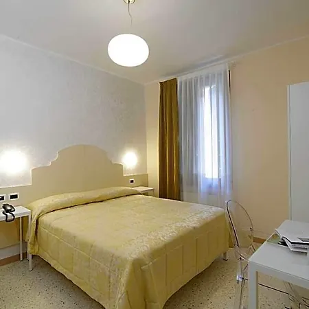 Adriatico فندق