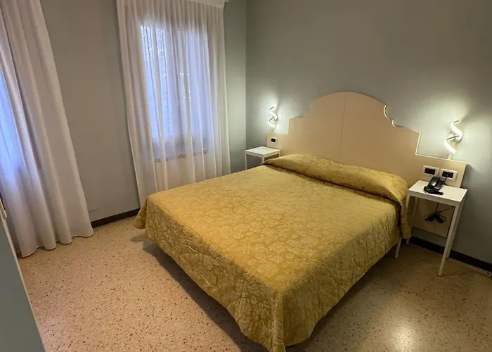 Adriatico Hotel 2*