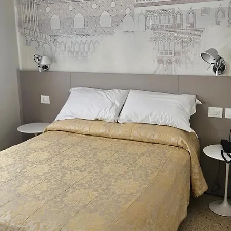 阿迪亚提克酒店 2* 威尼斯